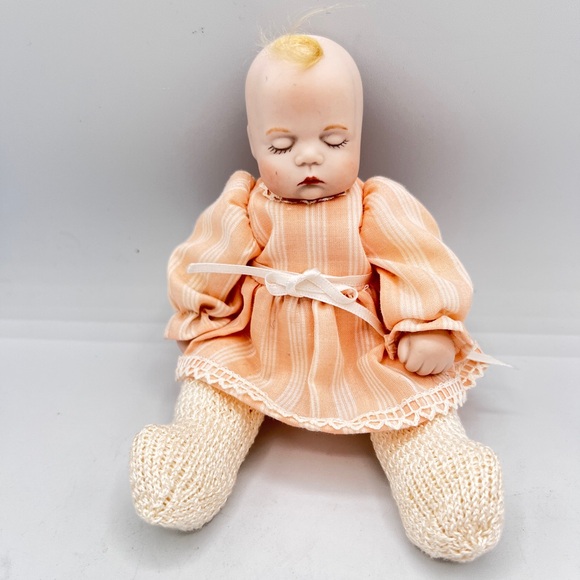 VTG 6" Caucasian Sugar Lump Porcelain Sleeping Baby Doll- Boots Tyner 1990's - Picture 3 of 11